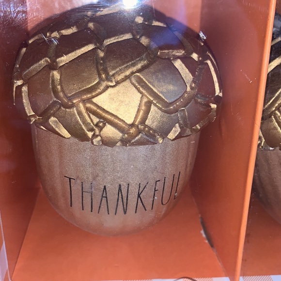 Rae Dunn Acorns- Set of 4 - Picture 6 of 7